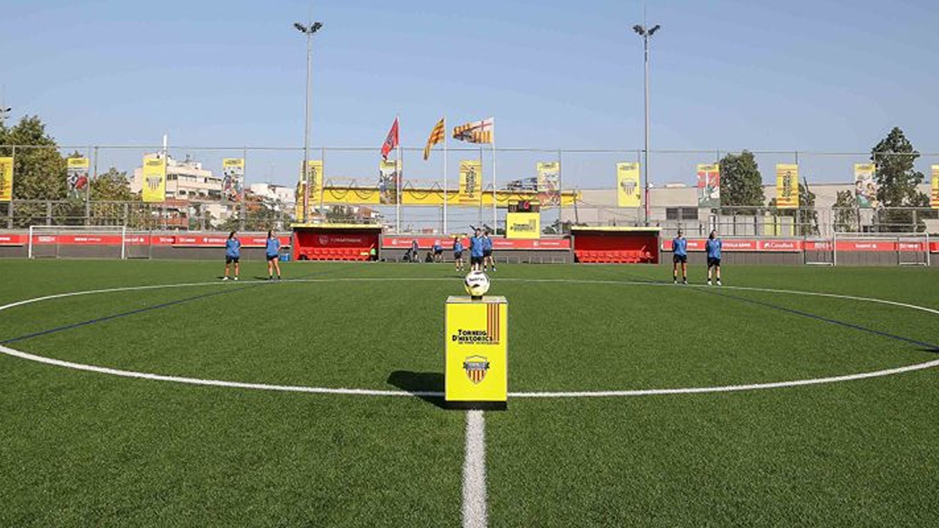 Tot a punt al Guinardó per a l'inici del Torneig d'Històrics del futbol català | Torneig d'Històrics