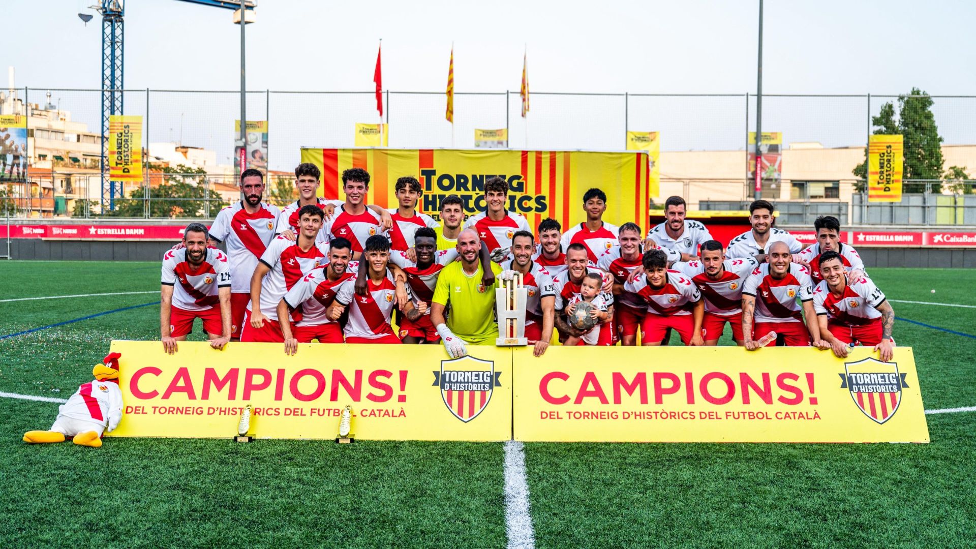 L'Hospitalet comença la nova era guanyant el Torneig d'Històrics | pretemporada futbol, Torneig d'Històrics