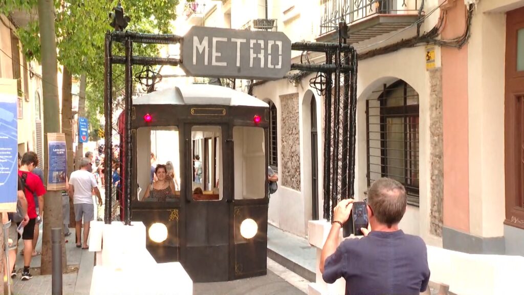 Recullen més de 4.000 signatures per al Museu del Transport de Barcelona: "És un deute de la ciutat" | Festa Major de Sants, memòria històrica, museus, transport públic