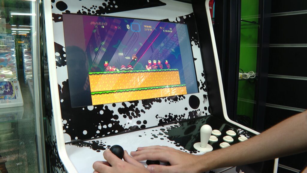 40 anys de Super Mario Bros: "Sense ell els videojocs no s'entendrien" | aniversari, botigues, videojocs