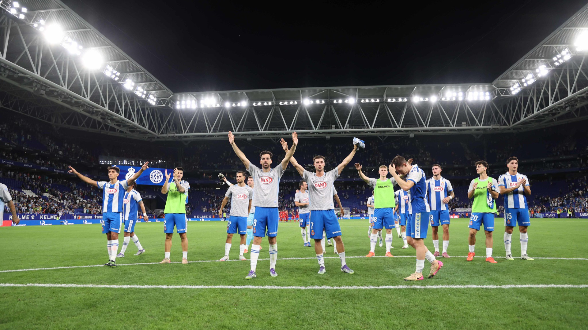 Plantilla Espanyol celebra triomf Osasuna