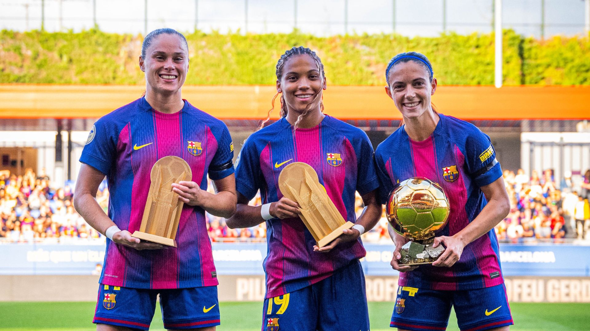 aitana bonmati ewa pajor vicky lopez pilota or johan cruyff derbi