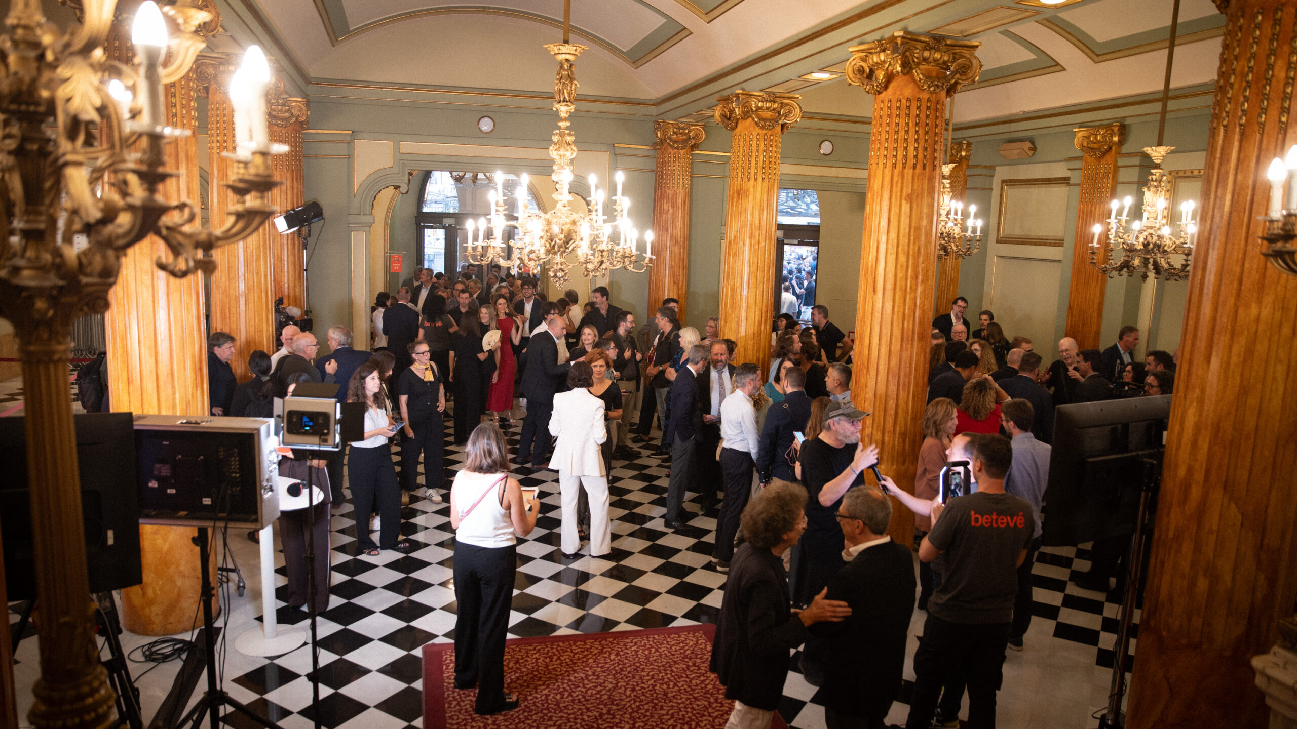 La gala dels 30 anys de betevé en imatges: repassa totes les cares de la festa | FOTOS | betevé, Gran Teatre del Liceu, mitjans de comunicació, televisió