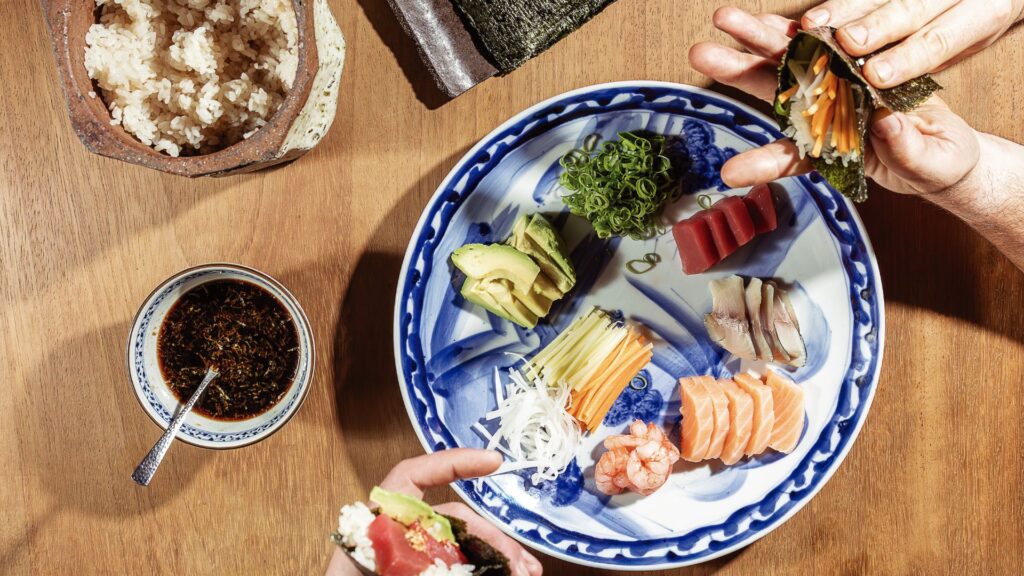 El xef del Koy Shunka ens ensenya cuina japonesa per fer a casa | cuina, Japó, llibres, Receptes