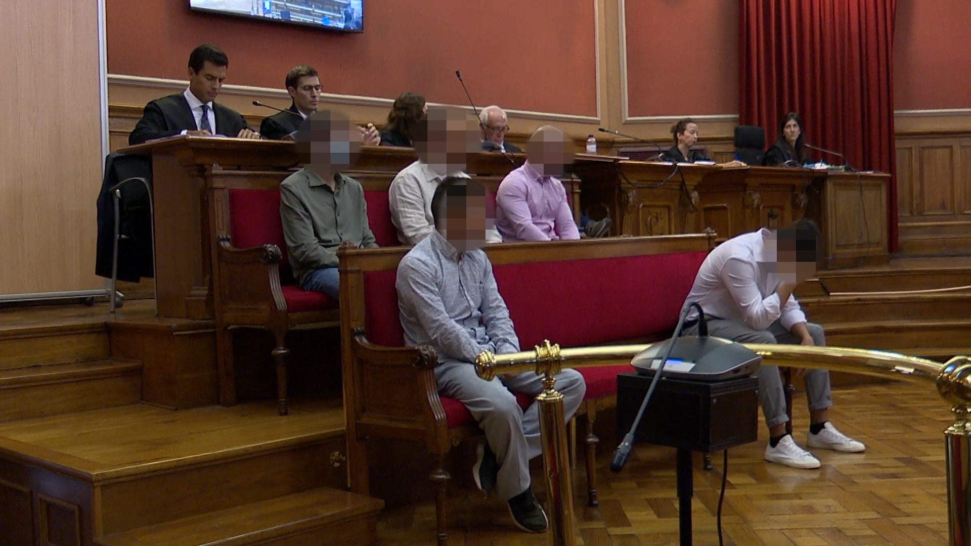 Acord judicial en el cas de la "manada de Castelldefels": penes de fins a 8 anys per als 5 acusats | agressions sexuals, detencions, fiscalia