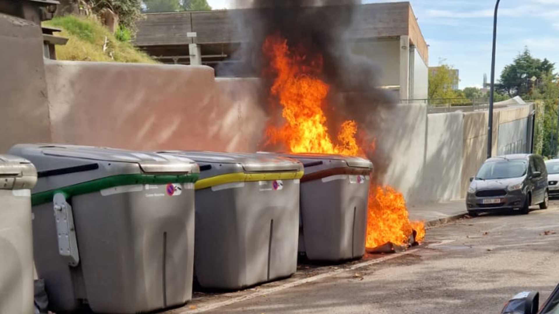 incendi contenidor Guineueta
