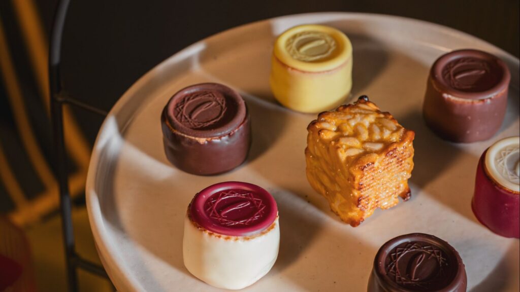 Els panellets més originals: el festuc s'imposa com a nou sabor sense superar els clàssics | pastisseries, tardor, tradicions