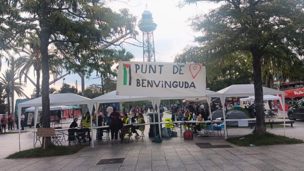 Els activistes pro Palestina mantindran l'acampada a les Drassanes fins a la vaga del 15 d'octubre | Flotilla, Israel, manifestacions a Barcelona, Palestina, protestes