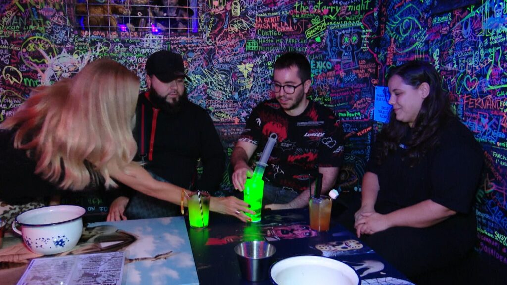 La Caja Negra, un bar terrorífic al cor de Gràcia | bars, begudes alcohòliques, cine, oci nocturn, restauració