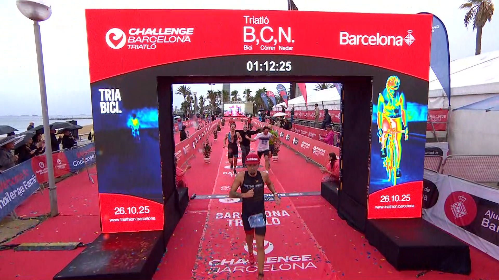 Arribada triatletes a la Marbella