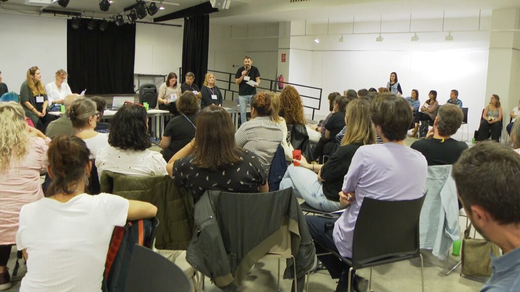 Les direccions d'escoles i instituts, al límit: "Si petem nosaltres, peta el sistema" | Consorci d'Educació de Barcelona, Departament d'Educació, escoles, instituts