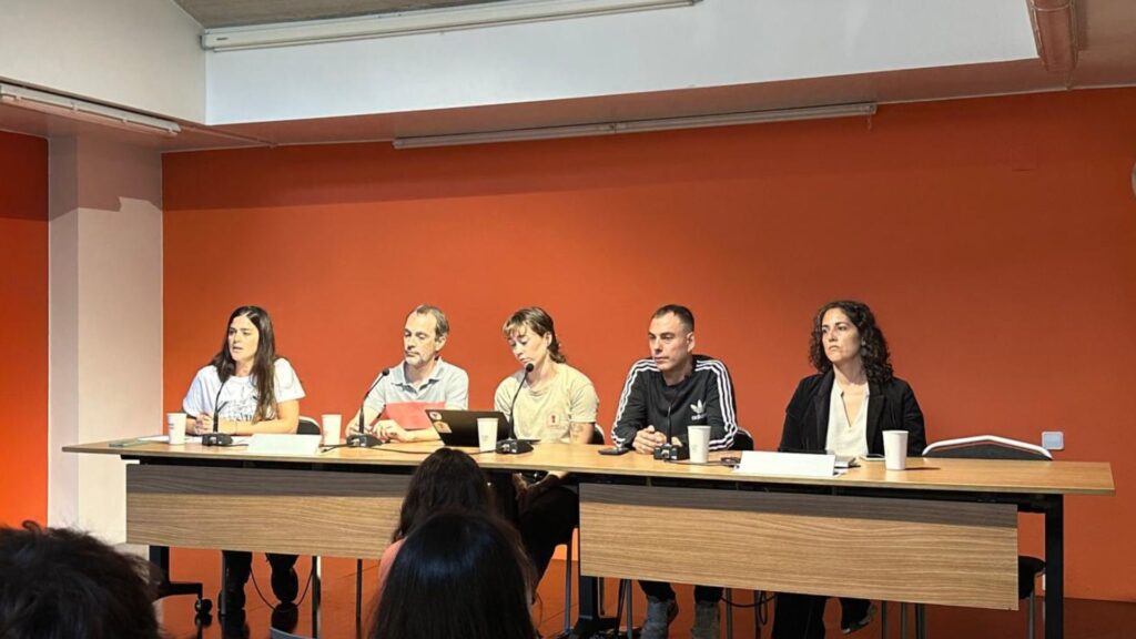 Exigeixen explicacions pel gas pebre en les protestes per Palestina: "Qui va ordenar gasejar?" | manifestacions a Barcelona, Mossos d'Esquadra