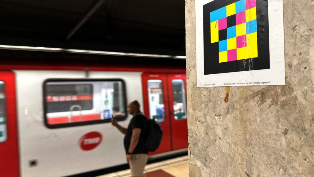 Èxit desigual de l'accessibilitat i la tecnologia adaptada a metro i bus | accessibilitat, ceguesa, discapacitats, ONCE, TMB