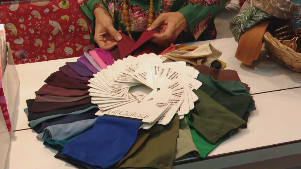 La centenària Perfumeria del Bonsuccés: "La clau és ser diferent o ser vulgar com la Coca-Cola" | Barris, botiga, botigues centenàries