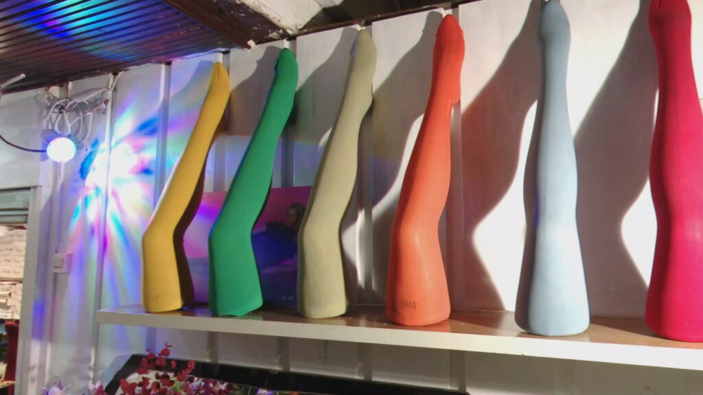 La centenària Perfumeria del Bonsuccés: "La clau és ser diferent o ser vulgar com la Coca-Cola" | Barris, botiga, botigues centenàries