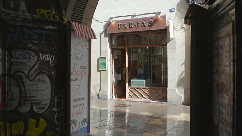 Relleu garantit a Xocolates Fargas, que fa xocolata a la pedra des del 1827 al Gòtic | Establiment emblemàtic, pastisseries, patrimoni