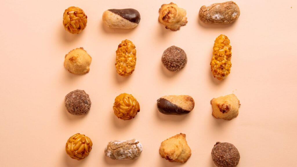 Els panellets més originals: el festuc s'imposa com a nou sabor sense superar els clàssics | pastisseries, tardor, tradicions