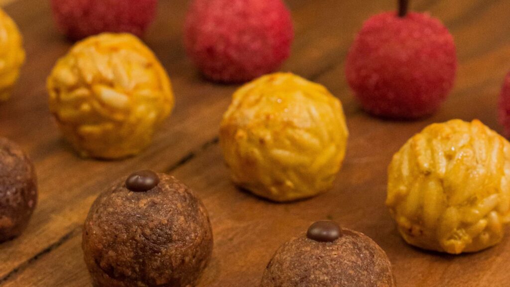 Els panellets més originals: el festuc s'imposa com a nou sabor sense superar els clàssics | pastisseries, tardor, tradicions