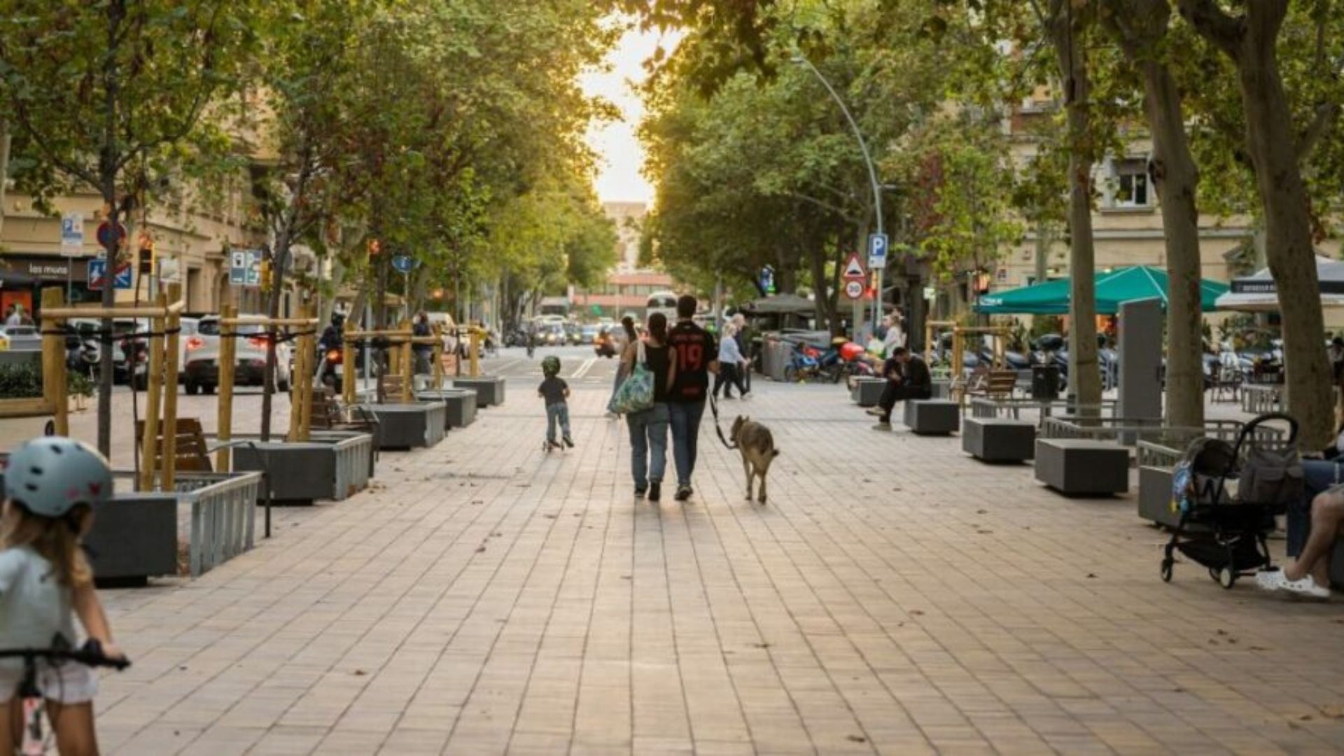 Un tram del carrer d'Europa es transforma en una zona de descans i passeig | Ajuntament de Barcelona, carrers, espai públic, obres, remodelació