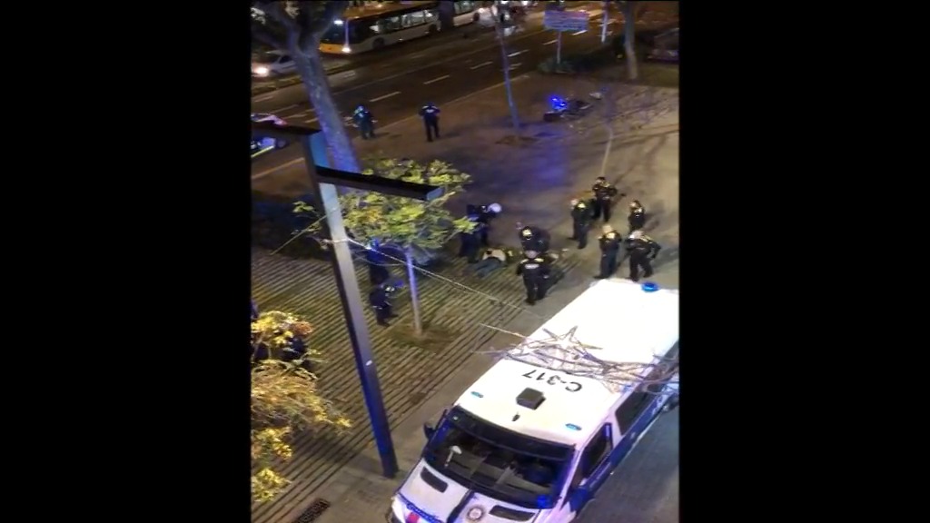 Jutgen el cas del sensesostre ferit per un tret: Arrels demana 10 anys de presó per al guàrdia urbà | Arrels Fundació, Guàrdia Urbana, sensellarisme, sensesostre