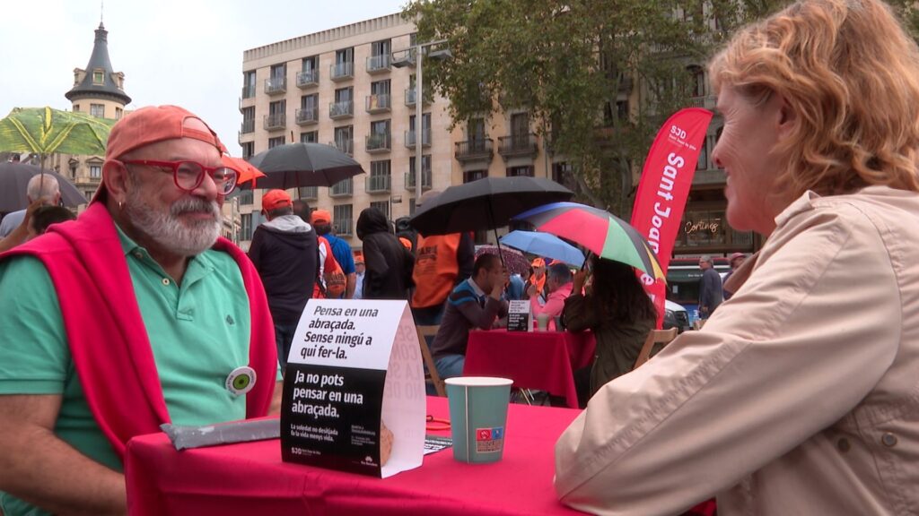 Comença la Setmana contra la Soledat no Desitjada: "És tan senzill com dedicar temps als altres" | gent gran, joves