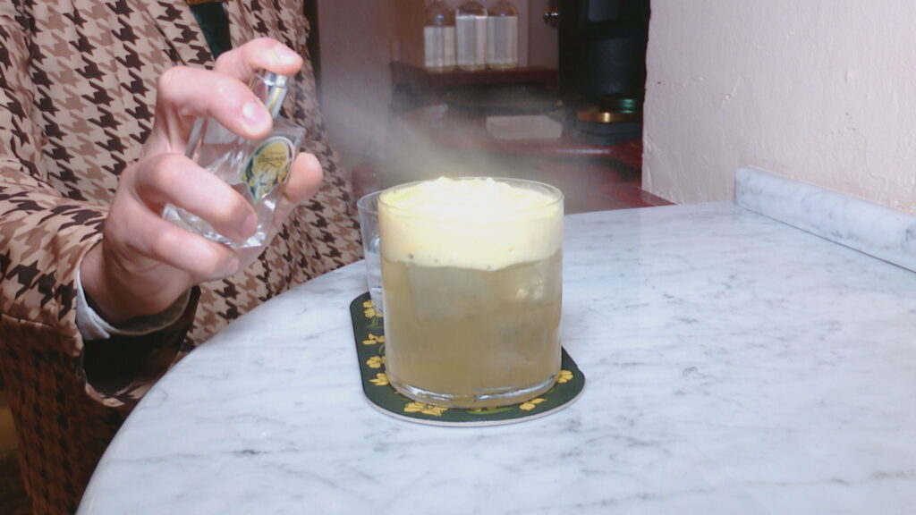 Stravinsky's Parfumerie, la nova cocteleria que ruixa els combinats amb fragàncies | bars, begudes alcohòliques, restauració