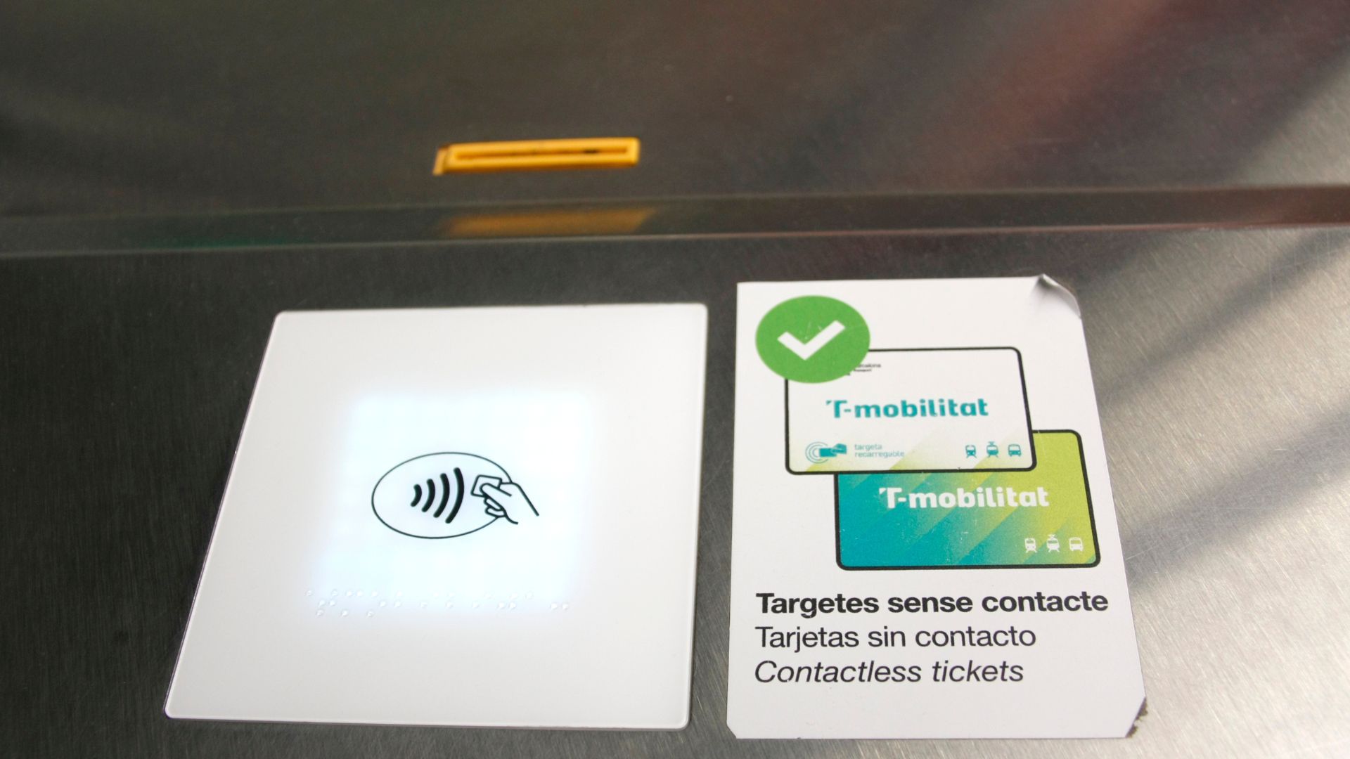 El bitllet senzill i el de l'aeroport s'incorporen a la T-Mobilitat | metro, TMB, transport públic