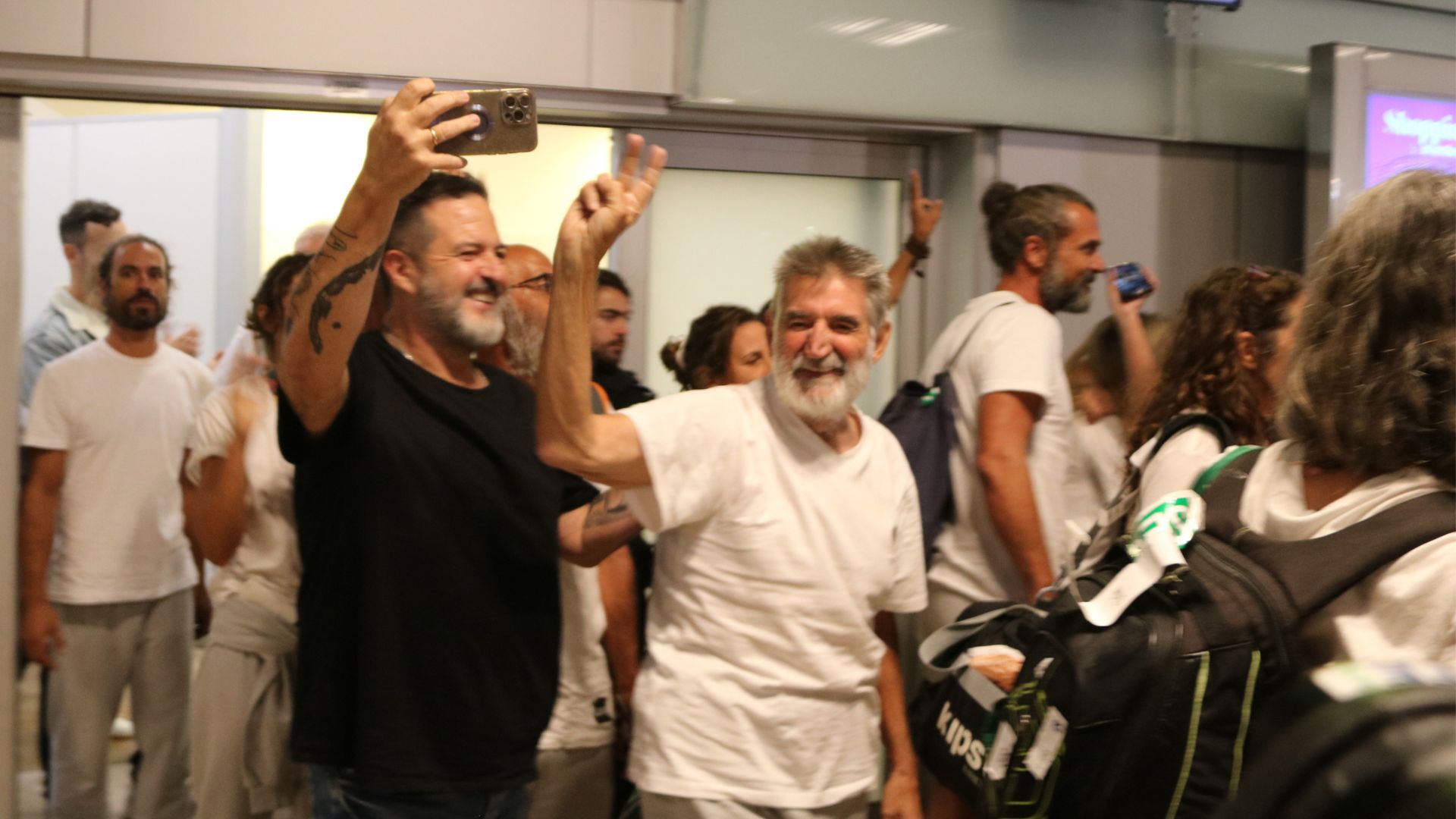 Activistes flotilla arriben a l'aeroport de Madrid