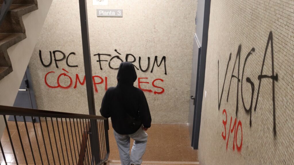 Tancades d'estudiants i accessos bloquejats a les universitats en la segona vaga per Palestina | Flotilla, Israel, Palestina, Universitat Autònoma de Barcelona (UAB), Universitat de Barcelona (UB), universitats