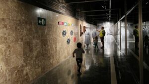 TMB torna a obrir l’estació fantasma de Gaudí i altres espais insòlits del metro de Barcelona