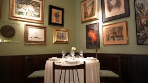 Ca l’Isidre resisteix al Raval: “No té sentit que tots marxem, la ciutat ens ha de donar força”