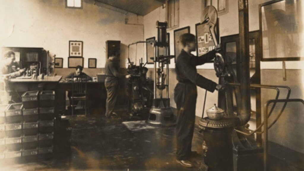 Finestres de la memòria, un projecte per recuperar la història visual de l'Eixample | Barris, fotografia, memòria històrica