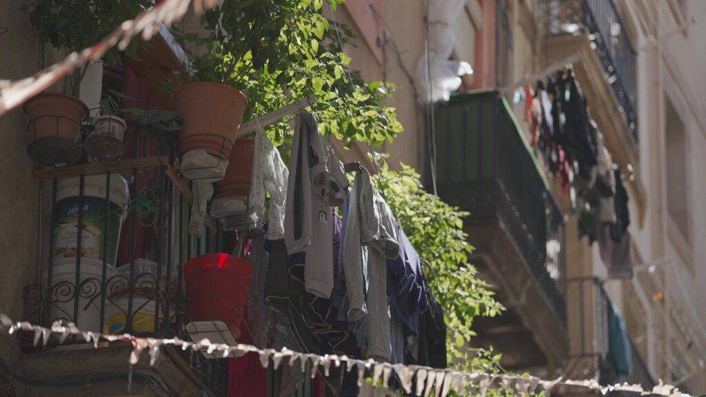 'On són les noies?': "No és cosa d'un dia, és un estil de vida, de crits, de control, d'aïllar-me" | comunitat musulmana, educació secundària, immigració, masclisme