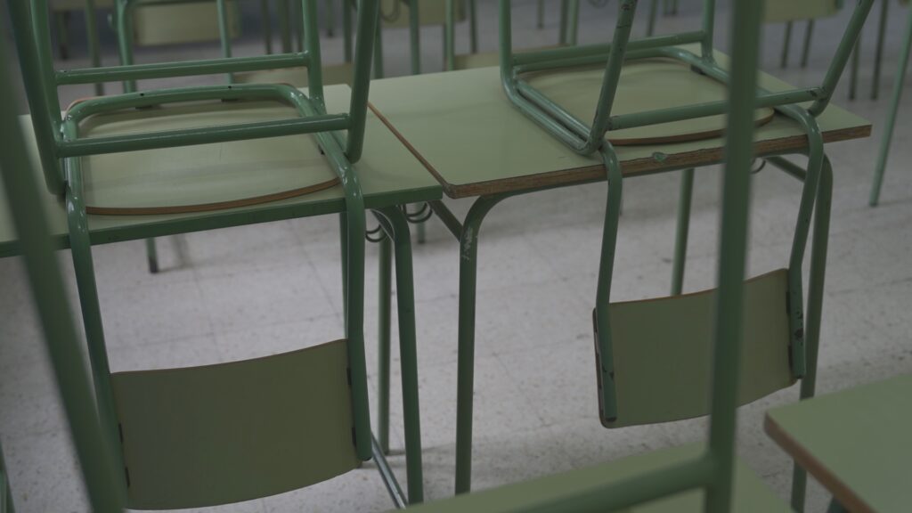 'On són les noies?': "No és cosa d'un dia, és un estil de vida, de crits, de control, d'aïllar-me" | comunitat musulmana, educació secundària, immigració, masclisme