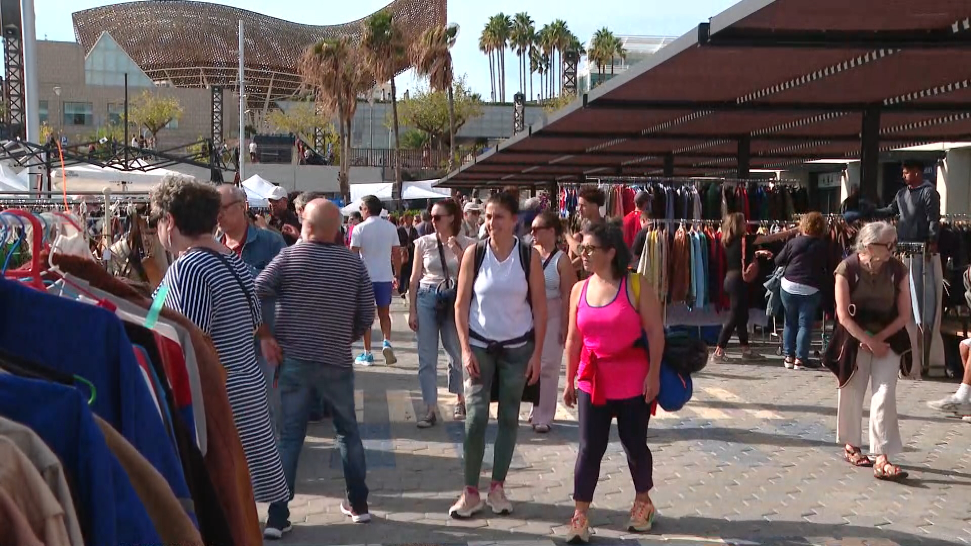 El Flea Market arriba al Port Olímpic per quedar-s'hi | mercat, moda, Port Olímpic, sostenible