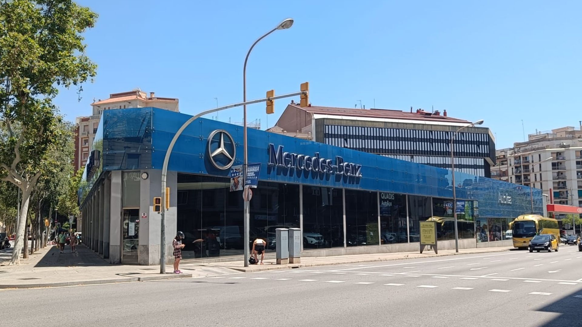 solar Mercedes bombers