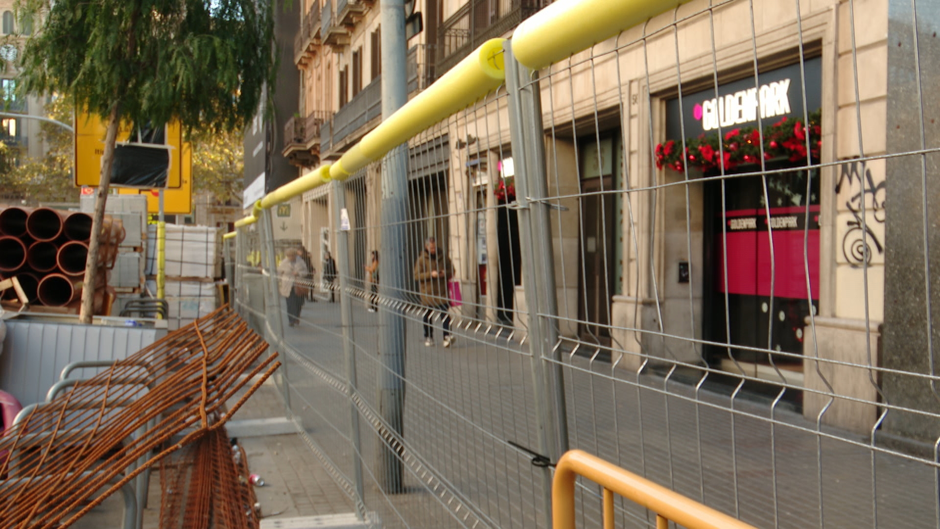 L’Ajuntament es defensa de les crítiques dels comerços afectats per treballs durant el Nadal | Ajuntament de Barcelona, campanya de Nadal, eixos comercials, Nadal, obres