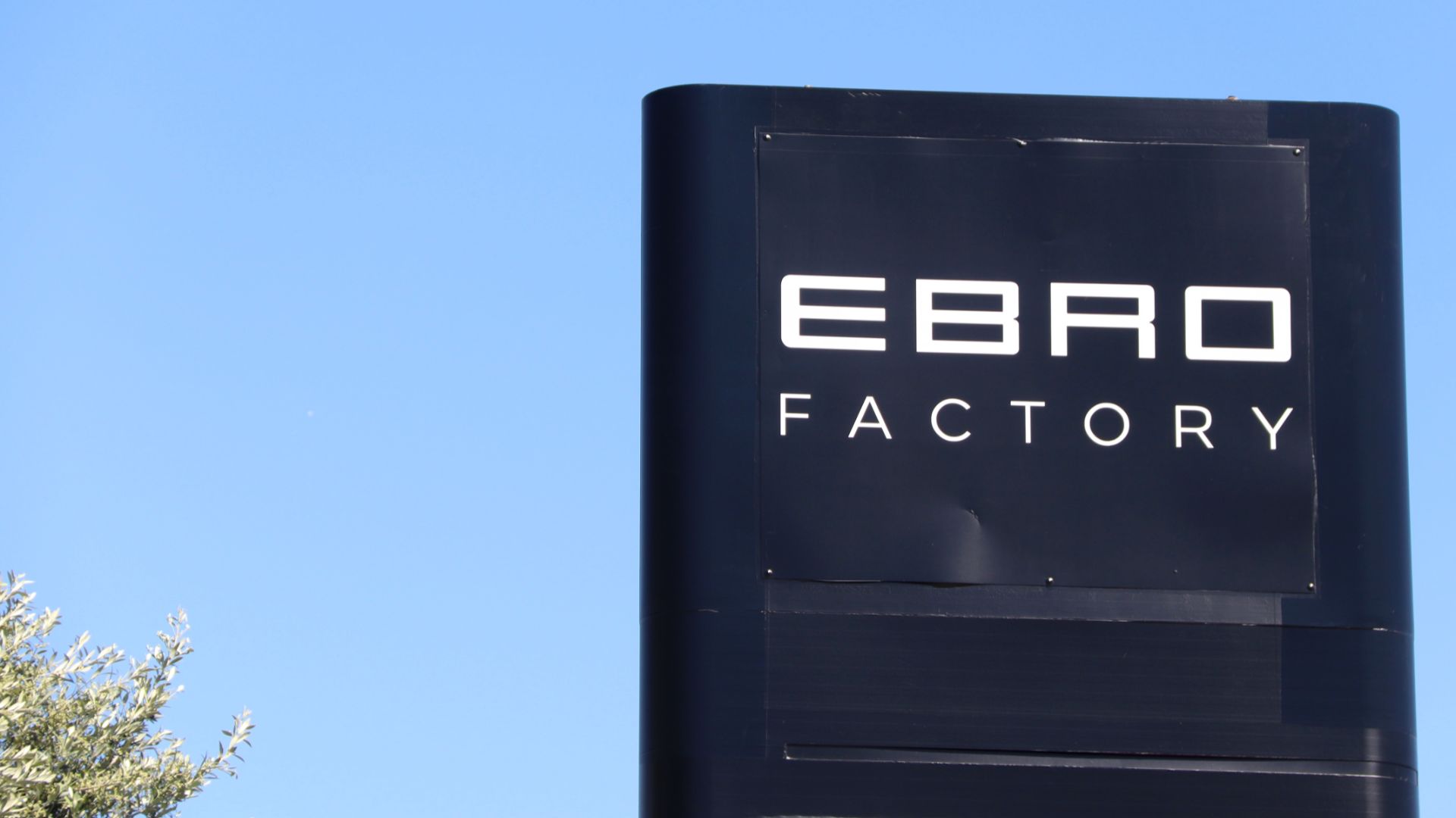Ebro Motors activarà una nova línia de producció robotitzada a la Zona Franca el 2026 | automòbils, empresa, innovació
