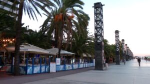 Sis locals del Port Olímpic, en risc de desaparèixer: “Sense nosaltres, l’espai es degradarà”