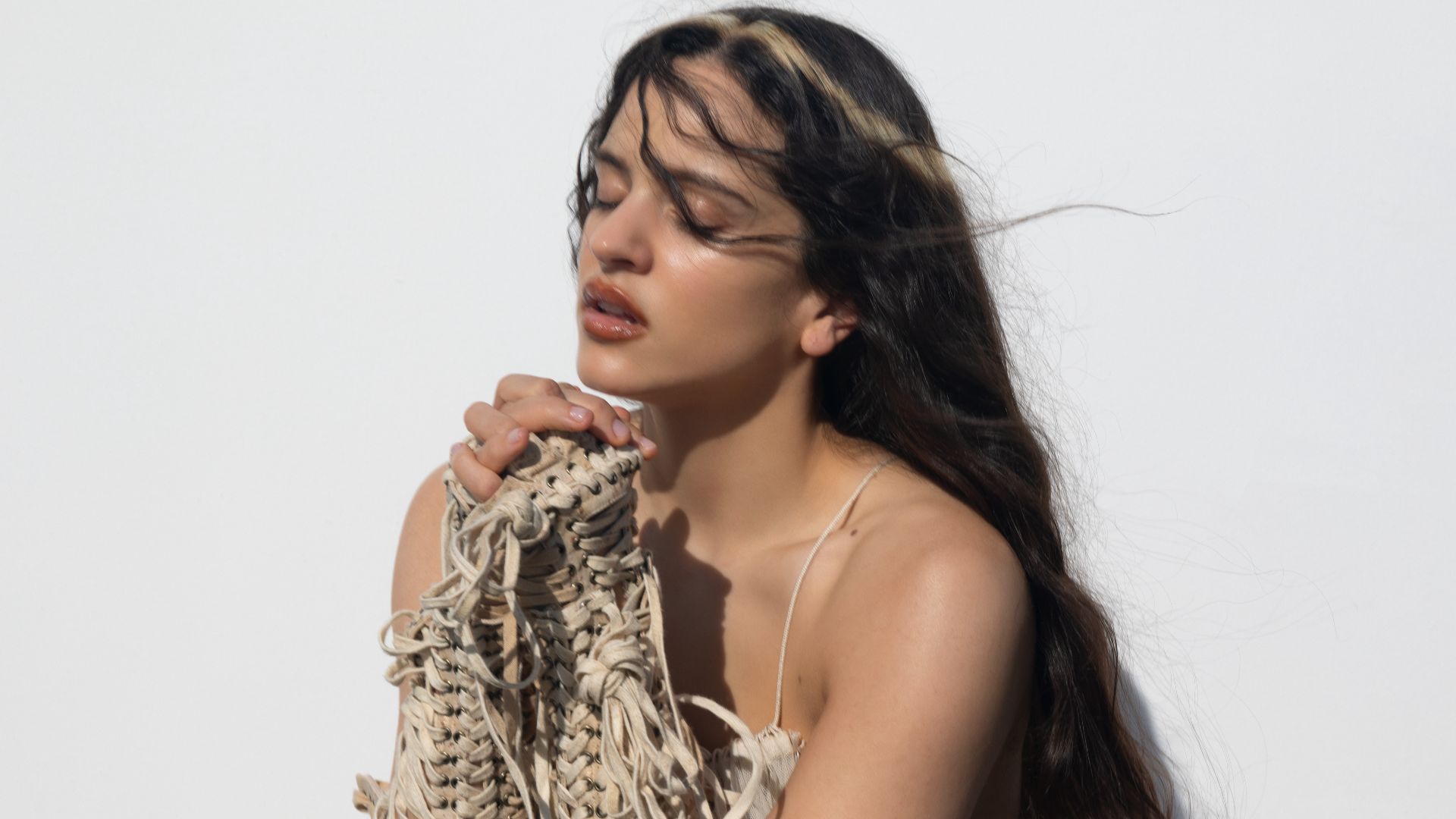 Rosalía presenta "Lux" amb una "listening party" al MNAC | disc, MNAC, Rosalía