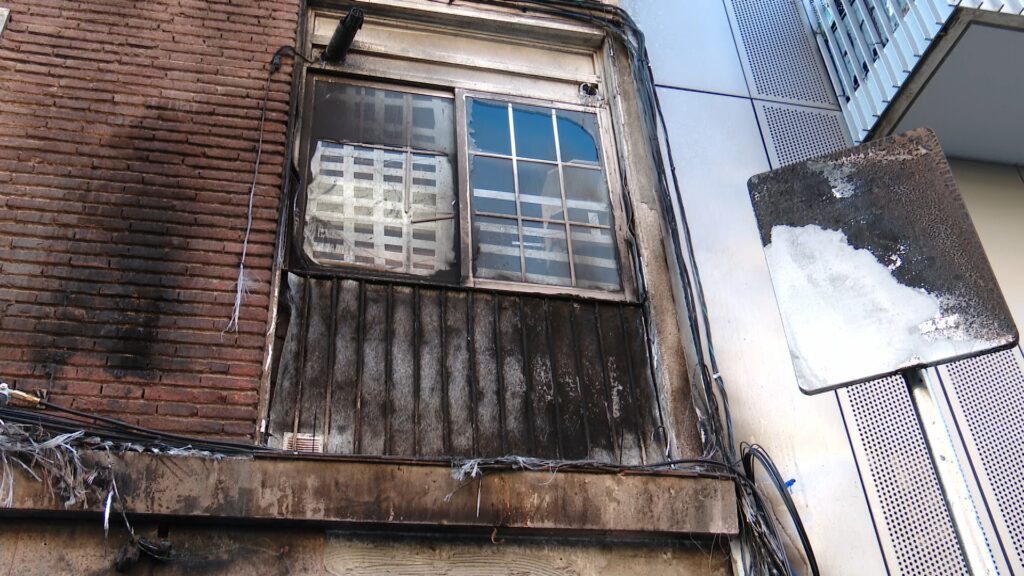 Preocupació veïnal per l'onada d'incendis de contenidors a diversos barris de Barcelona | Barris, Bombers de Barcelona, contenidors, Incendis