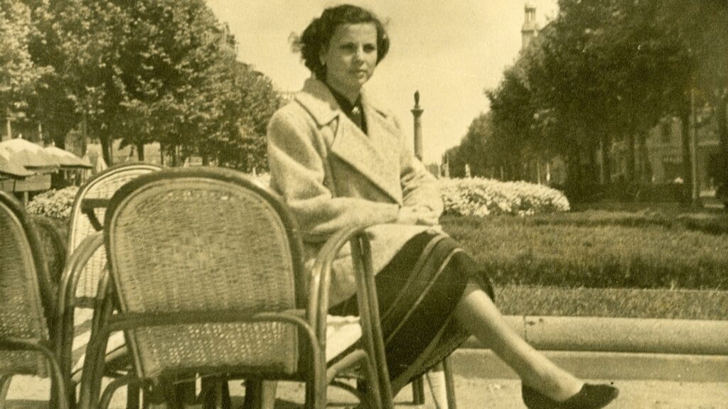 Finestres de la memòria, un projecte per recuperar la història visual de l'Eixample | Barris, fotografia, memòria històrica