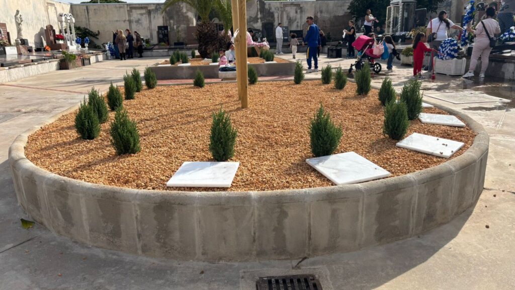 nous espais dipositar urnes amb cendres funeràries cementiri Poblenou