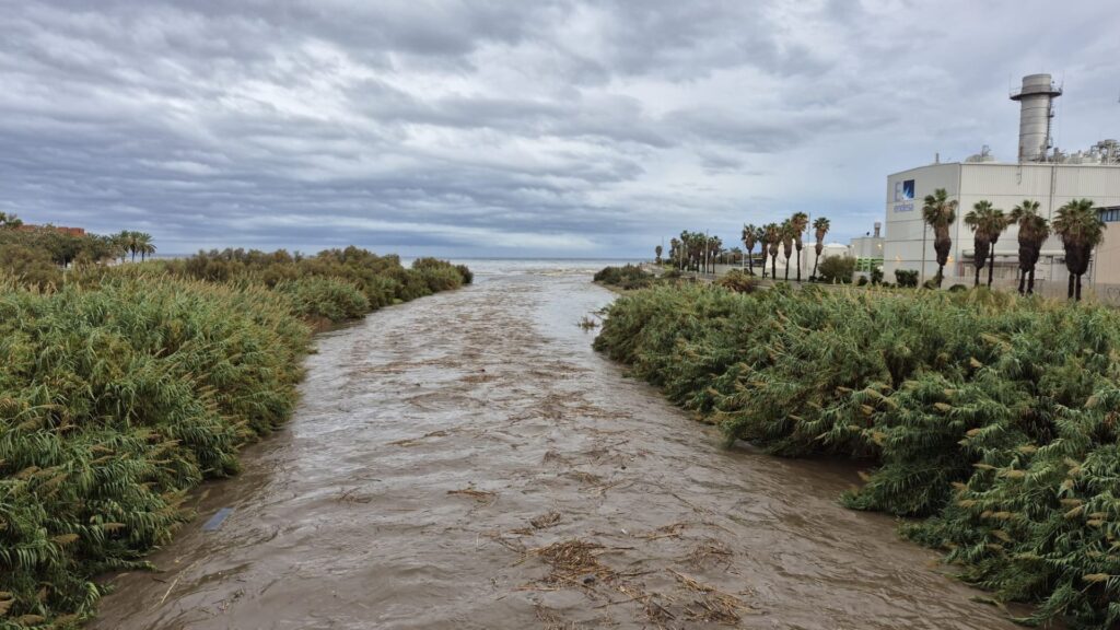 Tancat parc fluvial besos