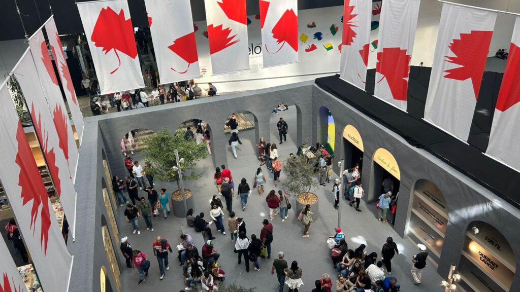 Pavell&oacute; Barcelona FIL