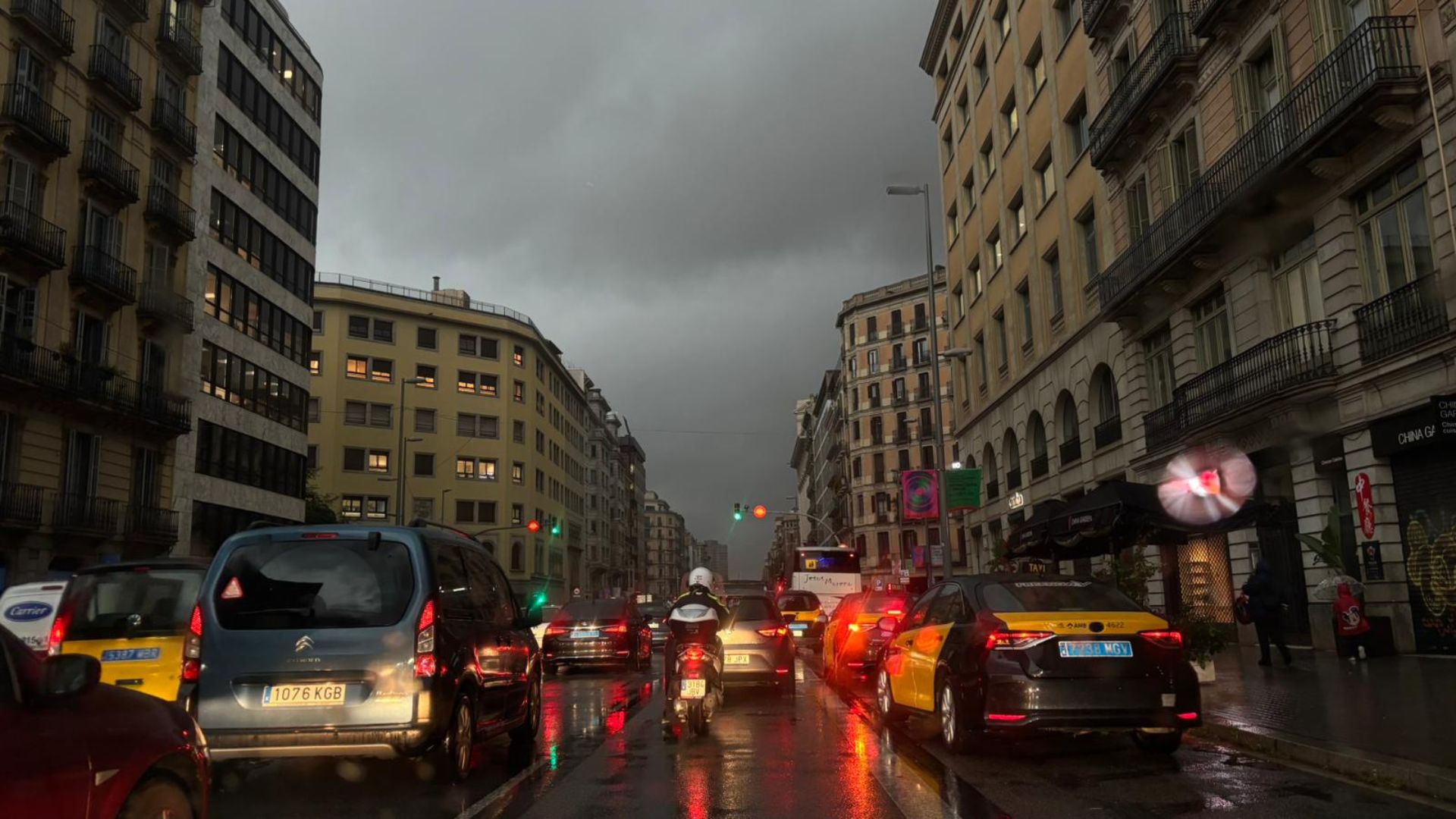 Afectacions a Barcelona per les pluges: Protecció Civil desactiva el pla Inuncat | inundació, pluja, Protecció Civil