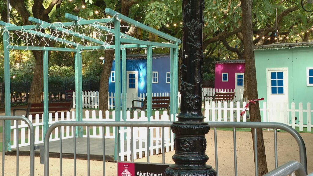 La Fira de Nadal de la Sagrada Família, un mercat amb llista d'espera | Barris, firaires, Nadal