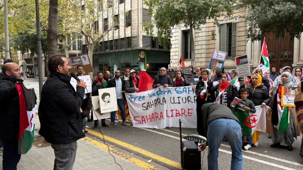 Un centenar de persones protesten per exigir la llibertat del poble sahrauí | Delegació del Govern a Catalunya, manifestacions a Barcelona