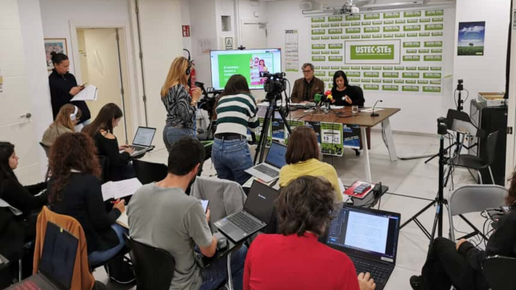 La USTEC alerta del malestar docent per la càrrega burocràtica i demana apujar sous | escola, escoles, instituts, professorat, sindicat, USTEC