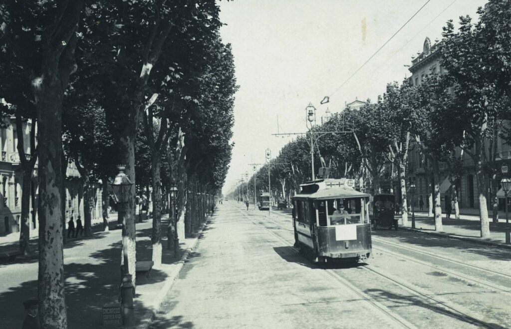 Barcelona assenyalarà el punt de l'Eixample on Antoni Gaudí va ser atropellat per un tramvia | Antoni Gaudí, eixos comercials, tramvia